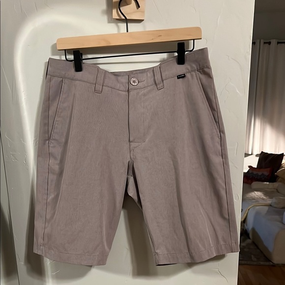 Travis Mathew brown Flat Front Shorts - Picture 1 of 4